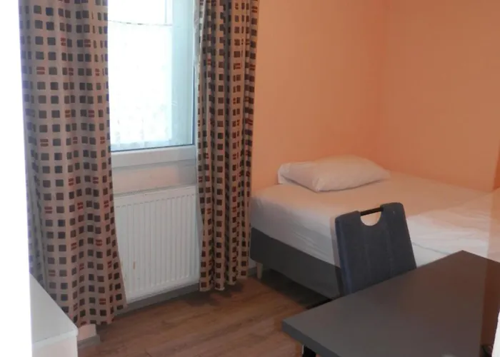 Relax Hotel-ludwigshafen * لودويغشافن ام ري